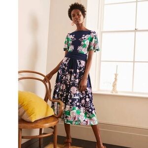 Boden Rosemary Dress Jersey Knit Navy Enchanted Garden Floral Size 8